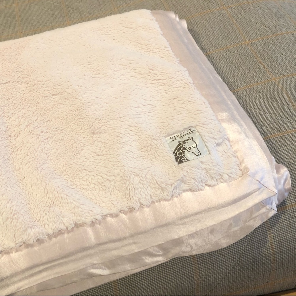 Little Giraffe Luxe™ Throw - Pink